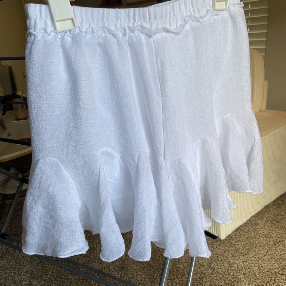 Chic White Skater Skirt